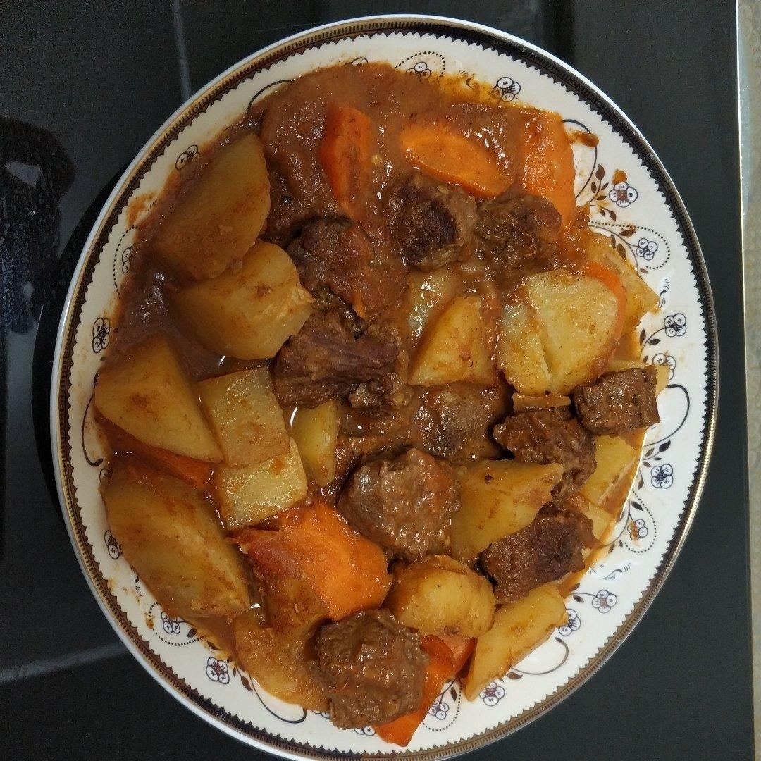 牛肉炖土豆