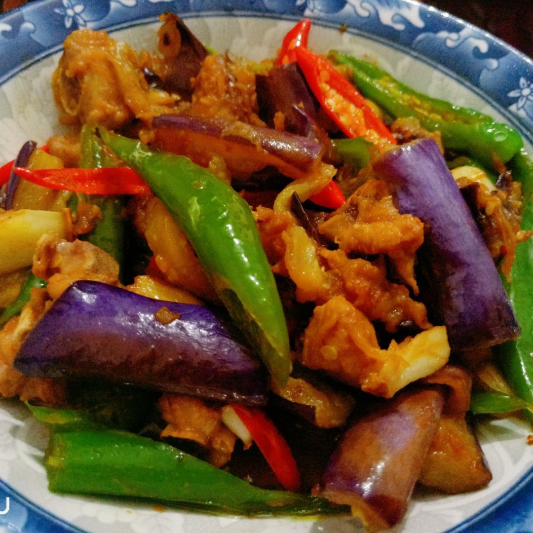 最受欢迎的粤菜——咸鱼茄瓜煲