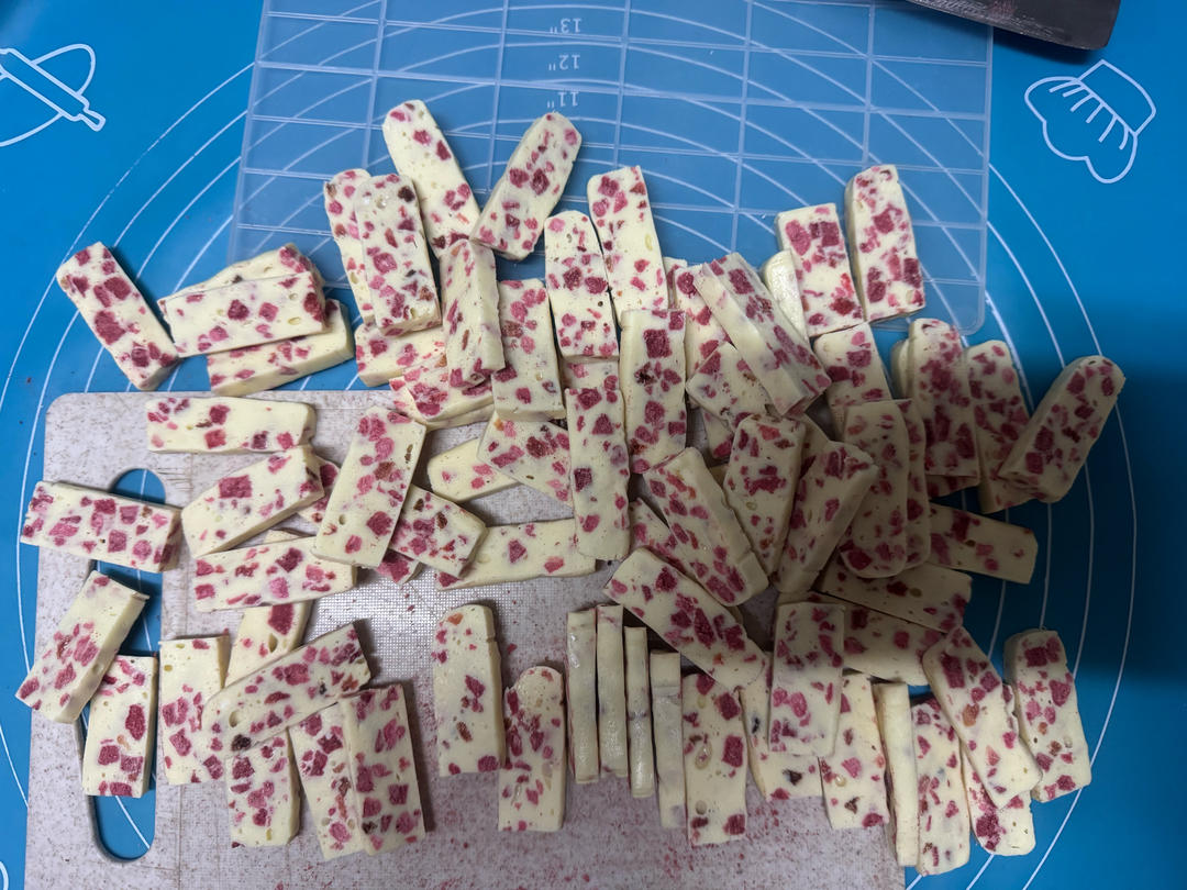做法简单，软硬适中‼️奶香草莓牛轧糖
