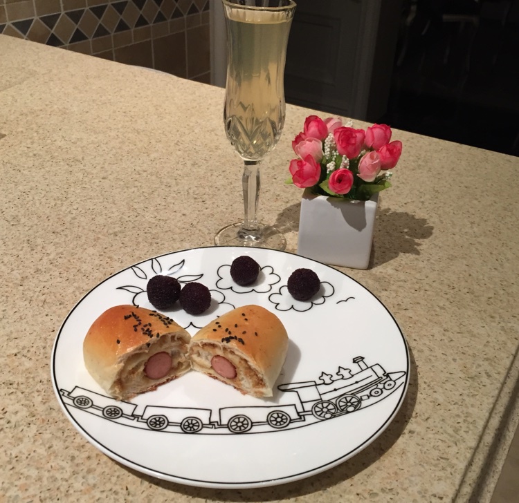 火腿肉松面包卷