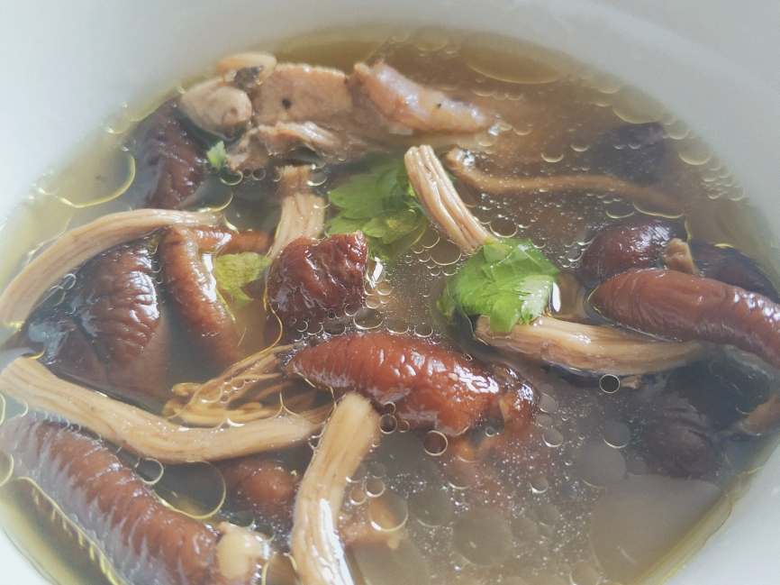 【汤啊汤】茶树菇鸡汤的做法