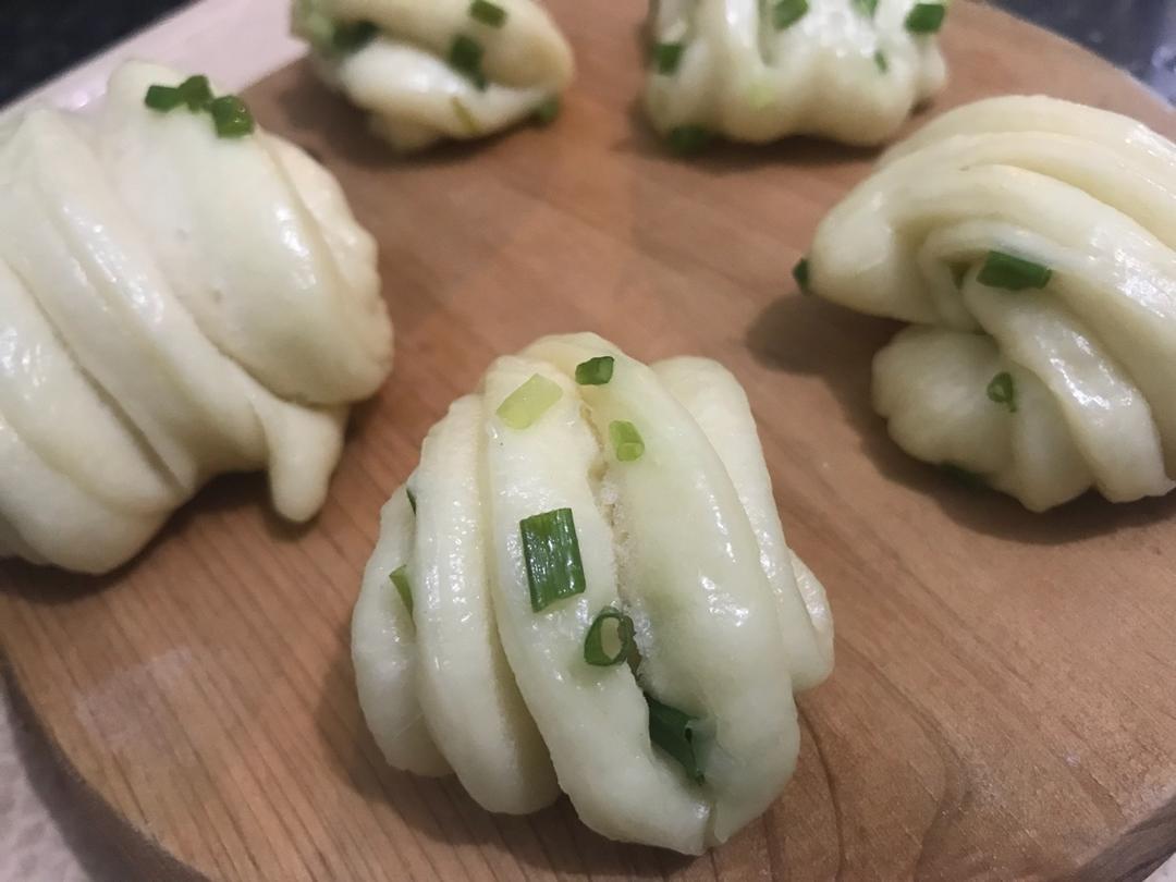 葱油花卷 Steamed Roll