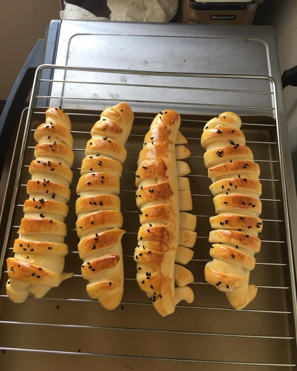 毛毛虫肉松面包