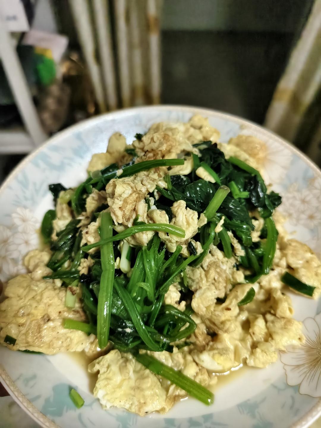 菠菜炒鸡蛋