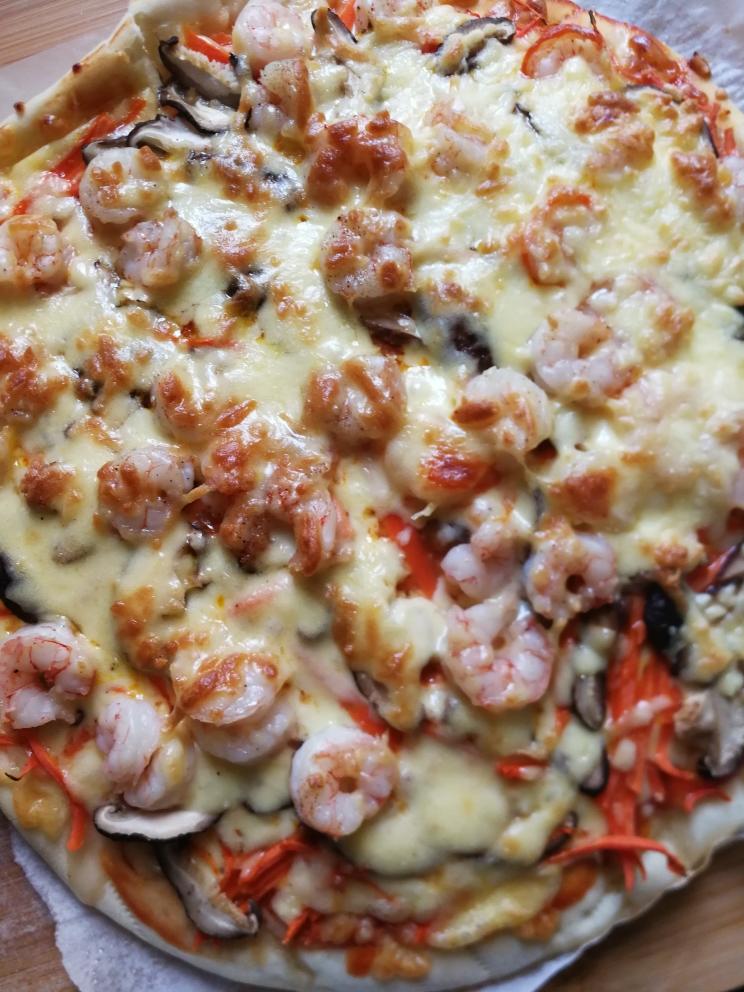 胡萝卜香菇虾仁披萨的做法