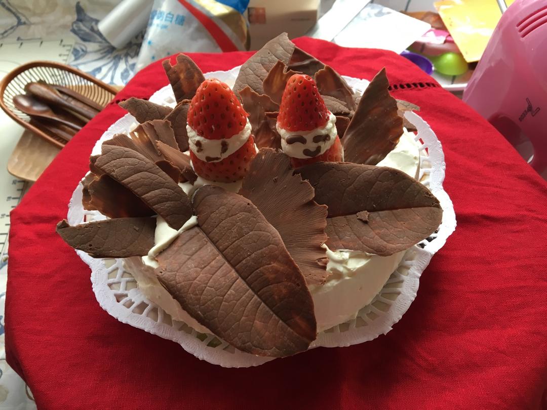 落叶古典巧克力蛋糕——好吃到让人尖叫（附巧克力叶子的做法）