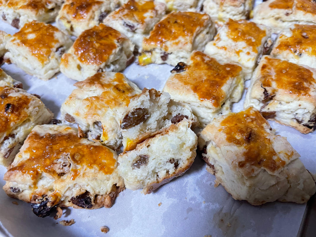 消耗淡奶油的司康