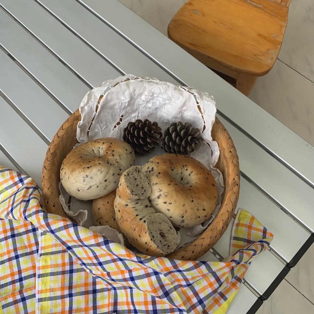 无油低糖的健康主食面包：芝麻贝果