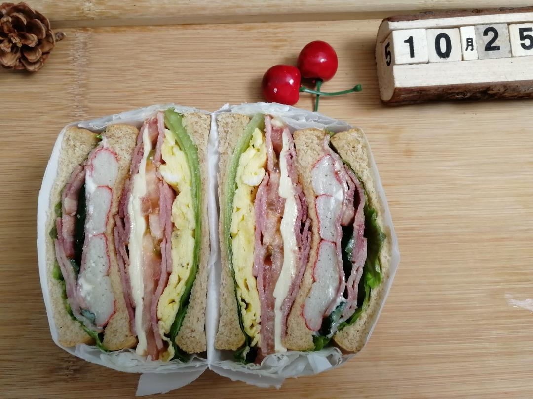 超级好吃的巨无霸三明治,简单方便10分钟就可以完成的美味.的做法