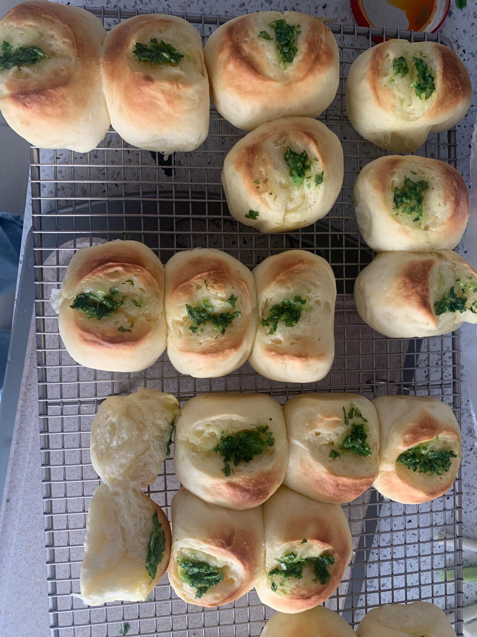 松软可爱，香葱泡泡包