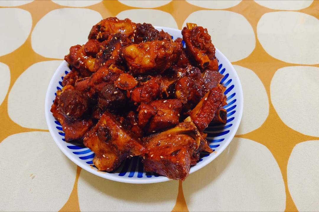 好吃不腻的《话梅排骨》
