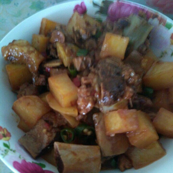 土豆烧排骨