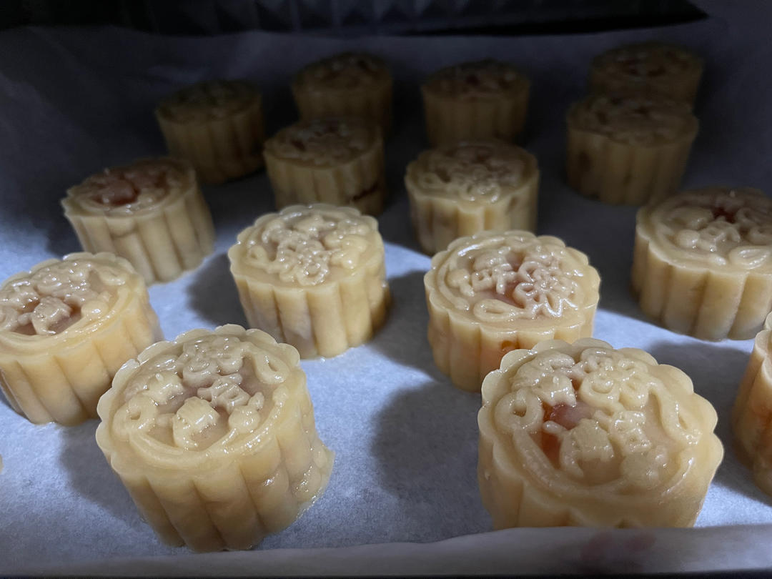 广式月饼——蛋黄莲蓉月饼