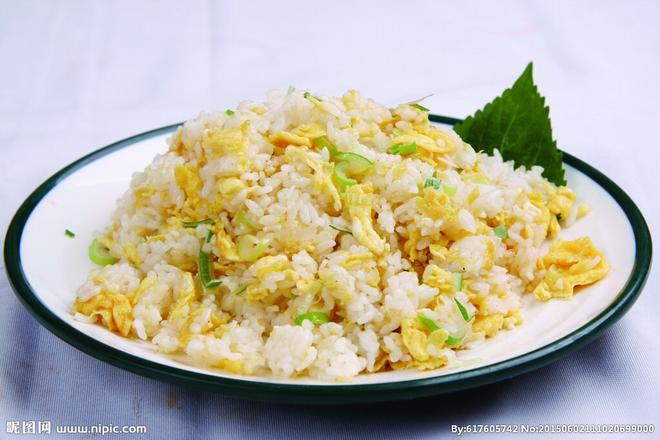 鸡蛋炒米饭的做法
