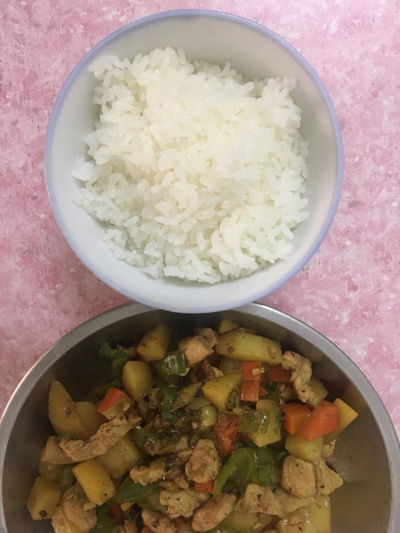 土豆炖鸡胸肉