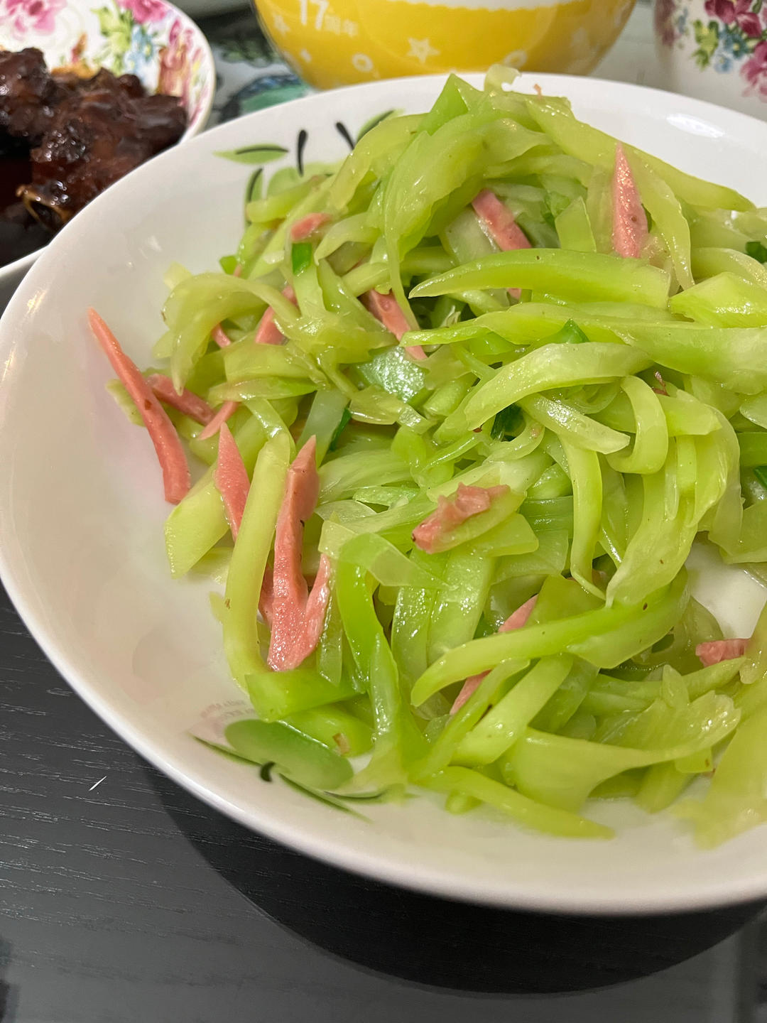 鲜🉐️掉眉毛的莴笋炒火腿