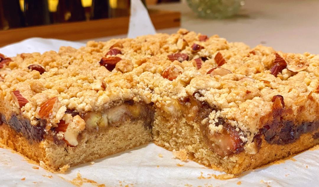 韩式焦糖香蕉酥粒蛋糕：一次吃到3种层次，韩国咖啡馆热门常备甜点