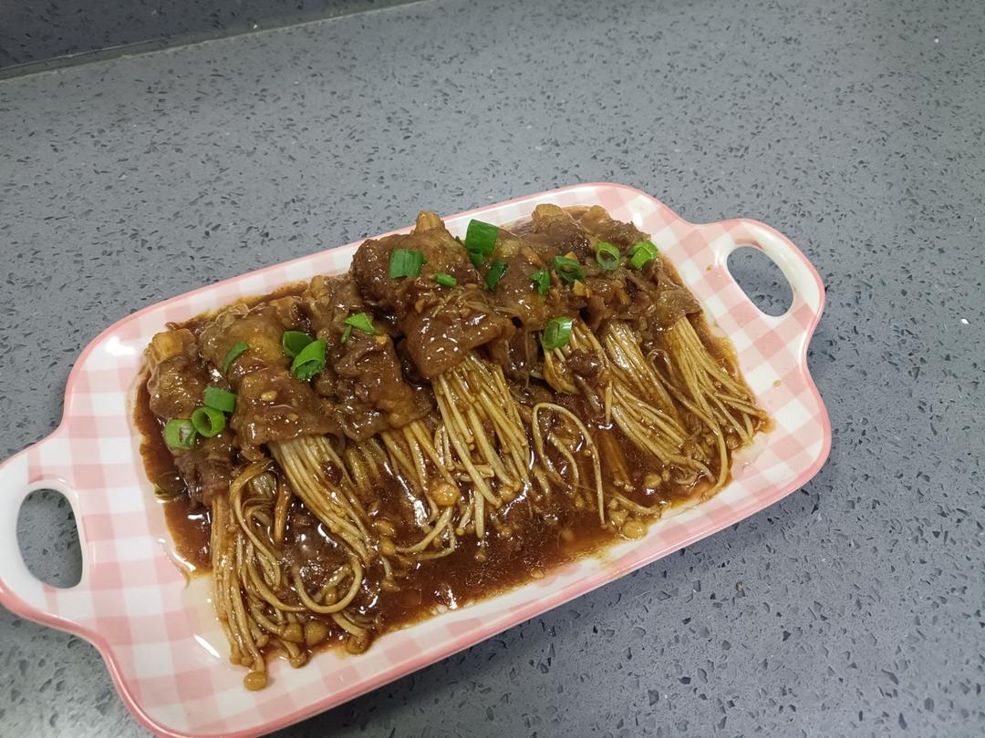 好吃到舔盘的肥牛金针菇卷