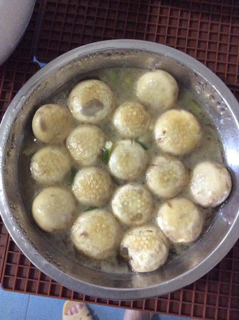 鲜掉眉毛口蘑汤