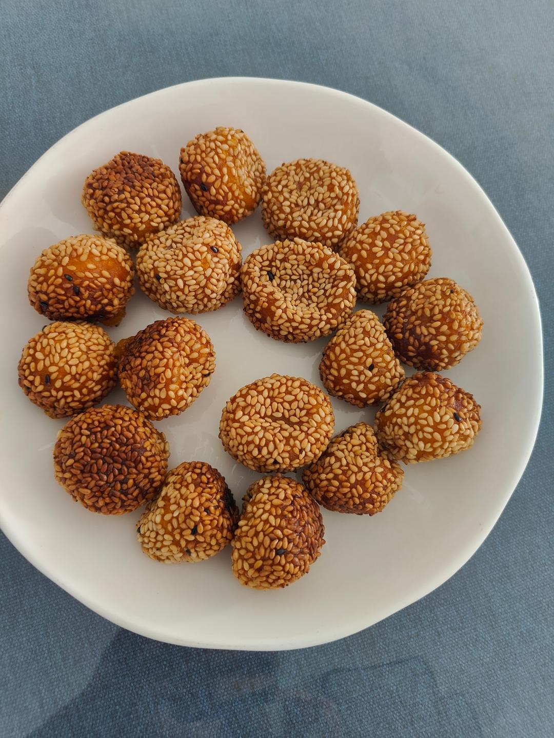 “南瓜芝麻球”聚餐必做小点心
