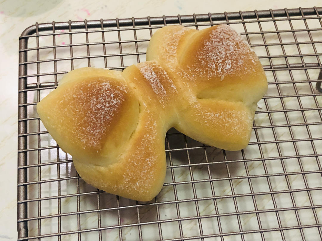 甜蜜少女心-蝴蝶结面包