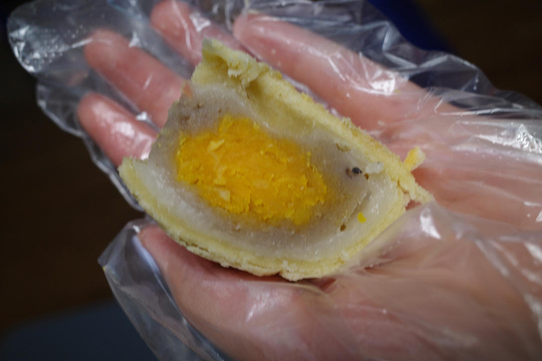 芋泥啵啵蛋黄酥