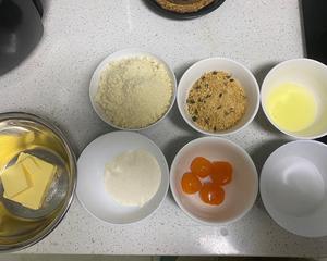生酮咸蛋黄肉松饼干的做法 步骤1