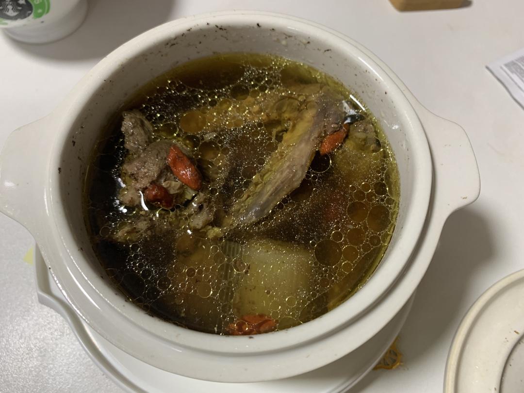 红枣枸杞乳鸽汤
