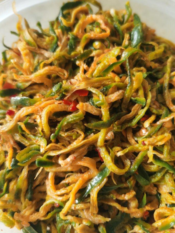 停留昨日做的外婆牌腌萝卜丝