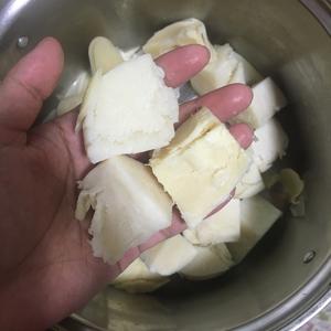竹笋鸭翅砂锅煲的做法 步骤3