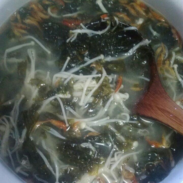 紫菜金针菇蛋花汤
