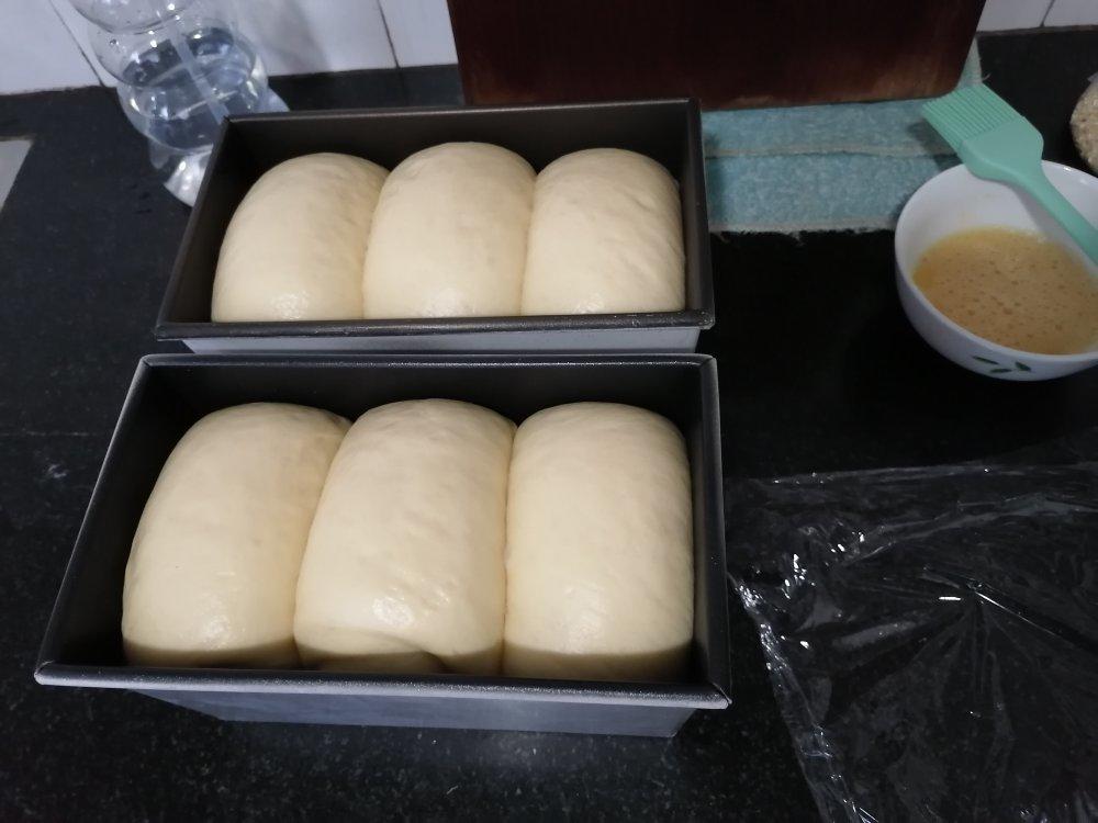 像吻到棉花的炼乳吐司