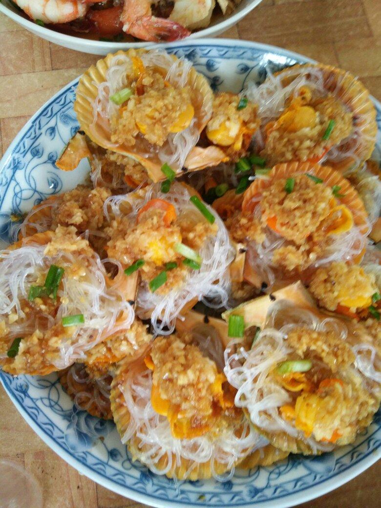 蒜蓉粉丝蒸扇贝粉丝入味有诀窍