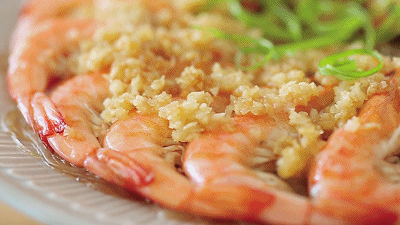 虾最美味的吃法必须是这个——蒜蓉蒸虾（多动图，孔瑶的食谱）