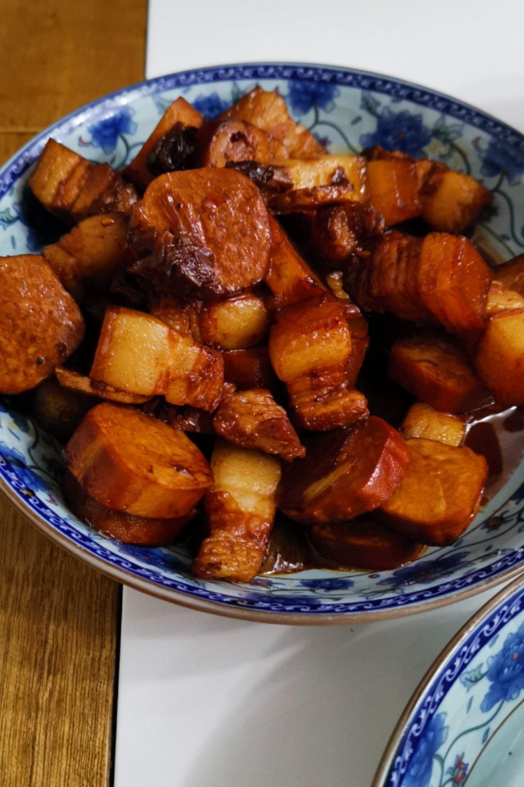 五花肉烧素鸡 Pork Belly with Dry Tofu