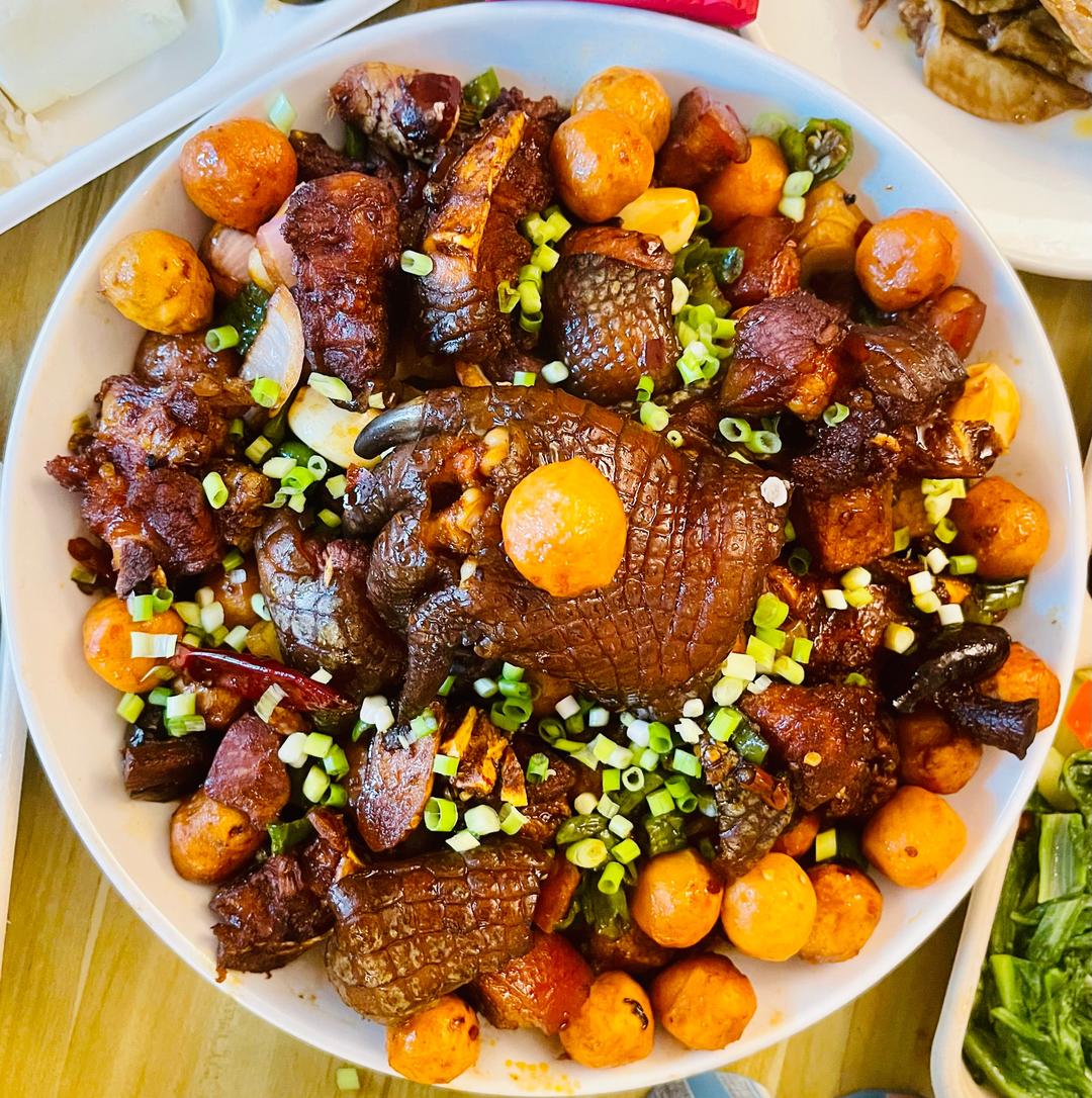 掌上明珠(红焖鳄鱼腿)7步做法的做法