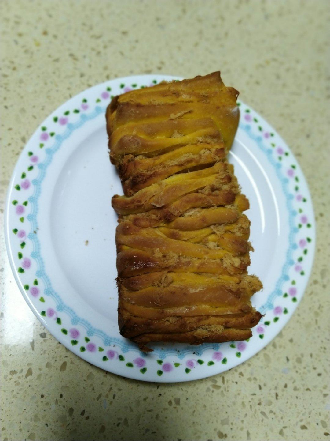 南瓜手撕肉松面包
