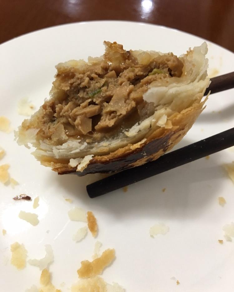 排四个小时队也买不到的鲜肉月饼，秘诀是放麻油！