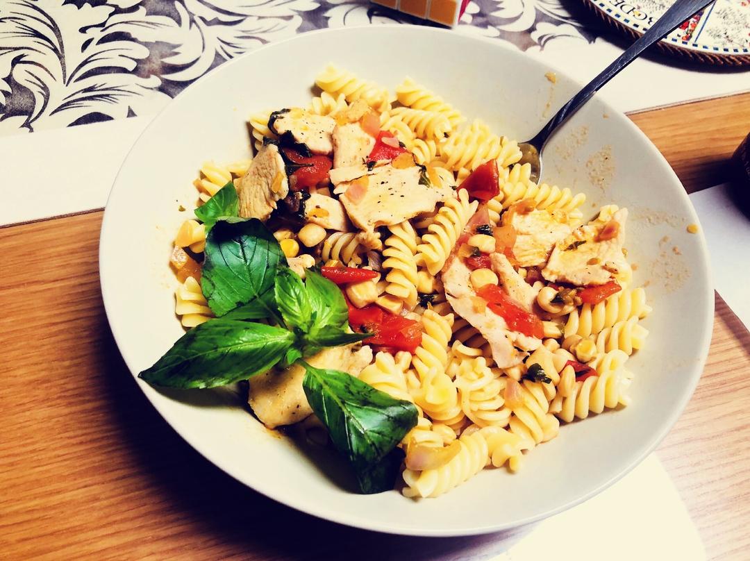 鹰嘴豆番茄罗勒炖鸡肉