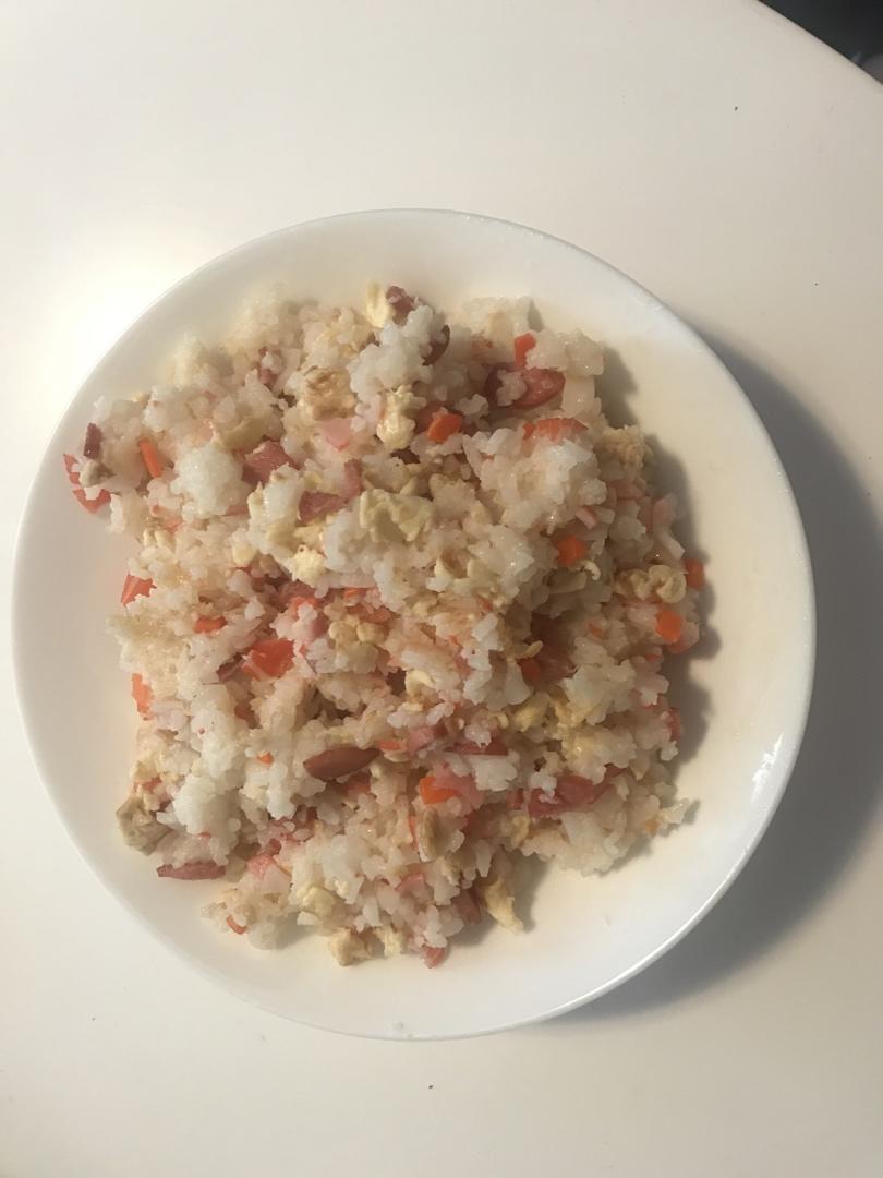 健康美味的蟹肉棒蛋炒饭