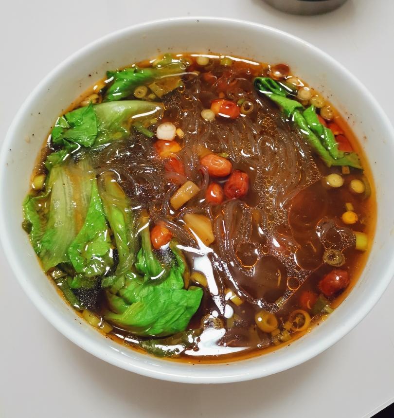 美味的自制酸辣粉