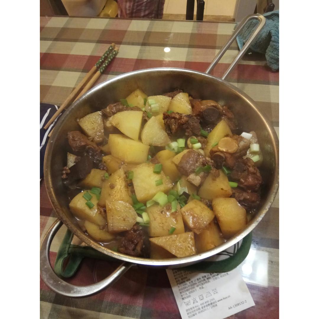 土豆炖排骨