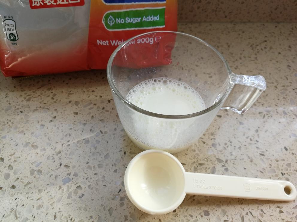 纯奶手撕吐司的做法 步骤1