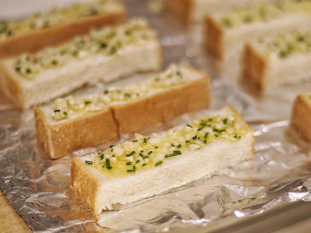 蒜香吐司条——10分钟搞定酥香可口