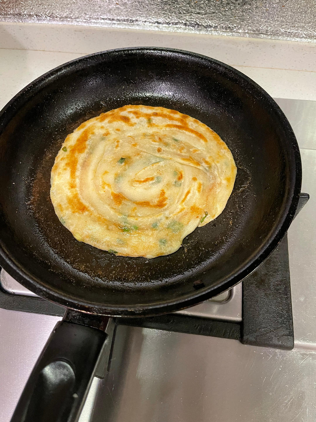 家常葱油饼 柔软多层 凉了也不硬 附细节视频详解