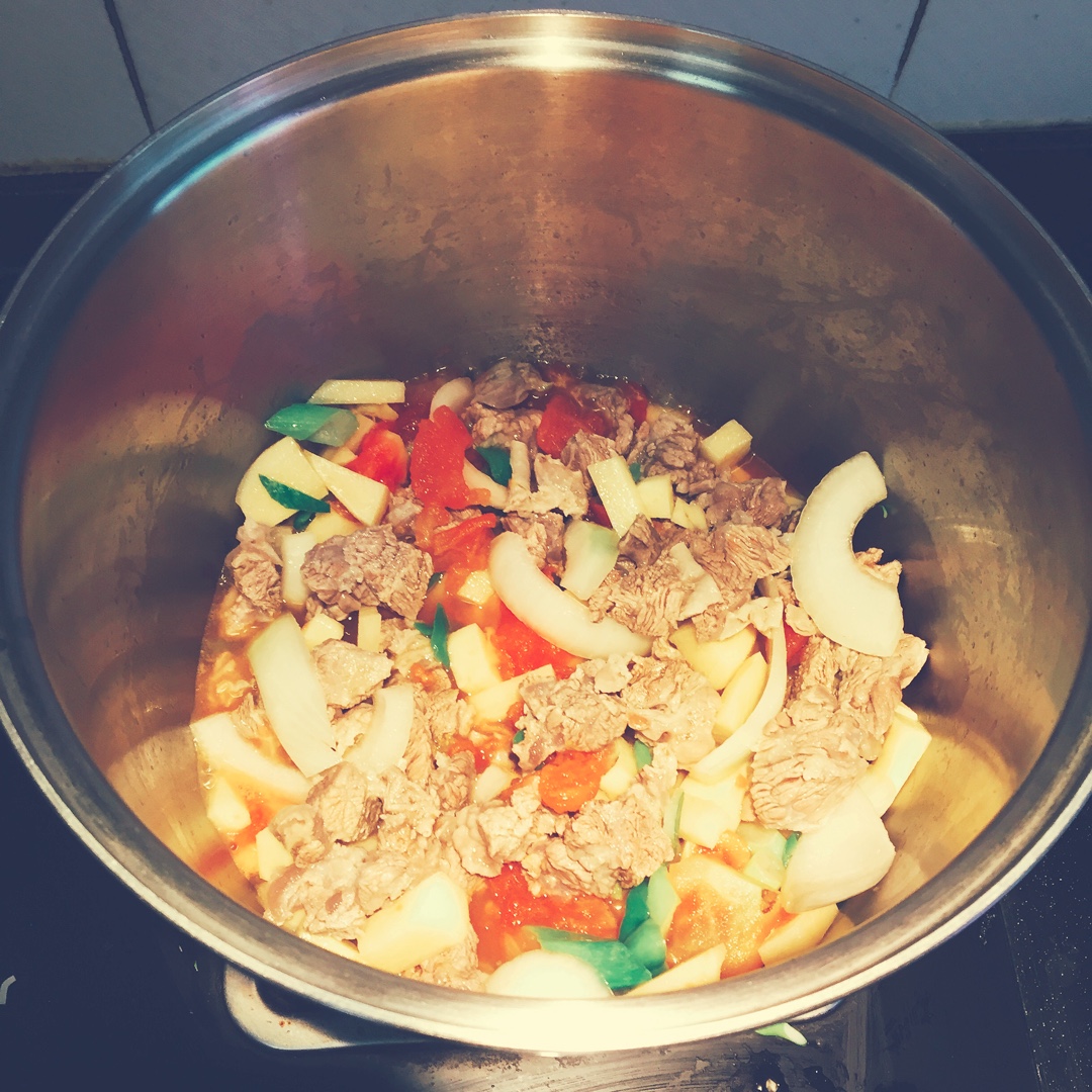 番茄牛腩(这样做牛肉不会老哦）