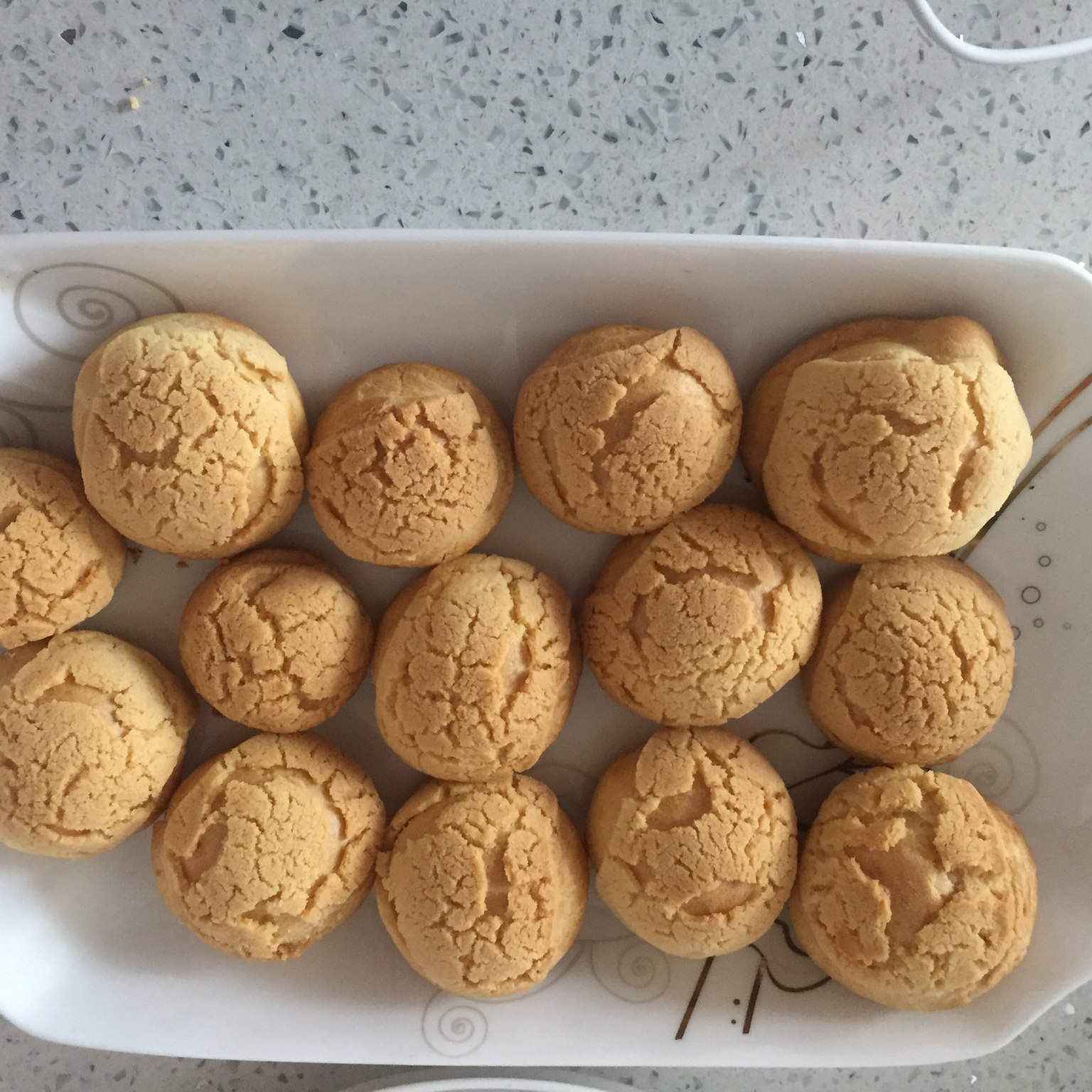 酥皮奶油泡芙--#皮黑森林#