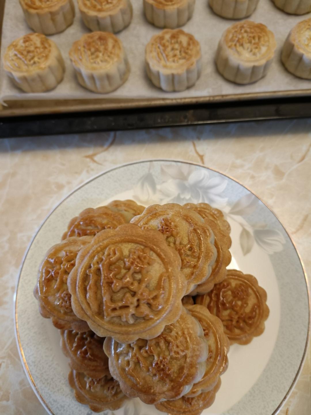 广式月饼—蛋黄莲蓉月饼