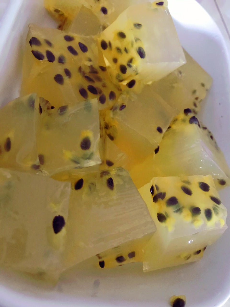 Q弹好吃又养颜的百香果果冻