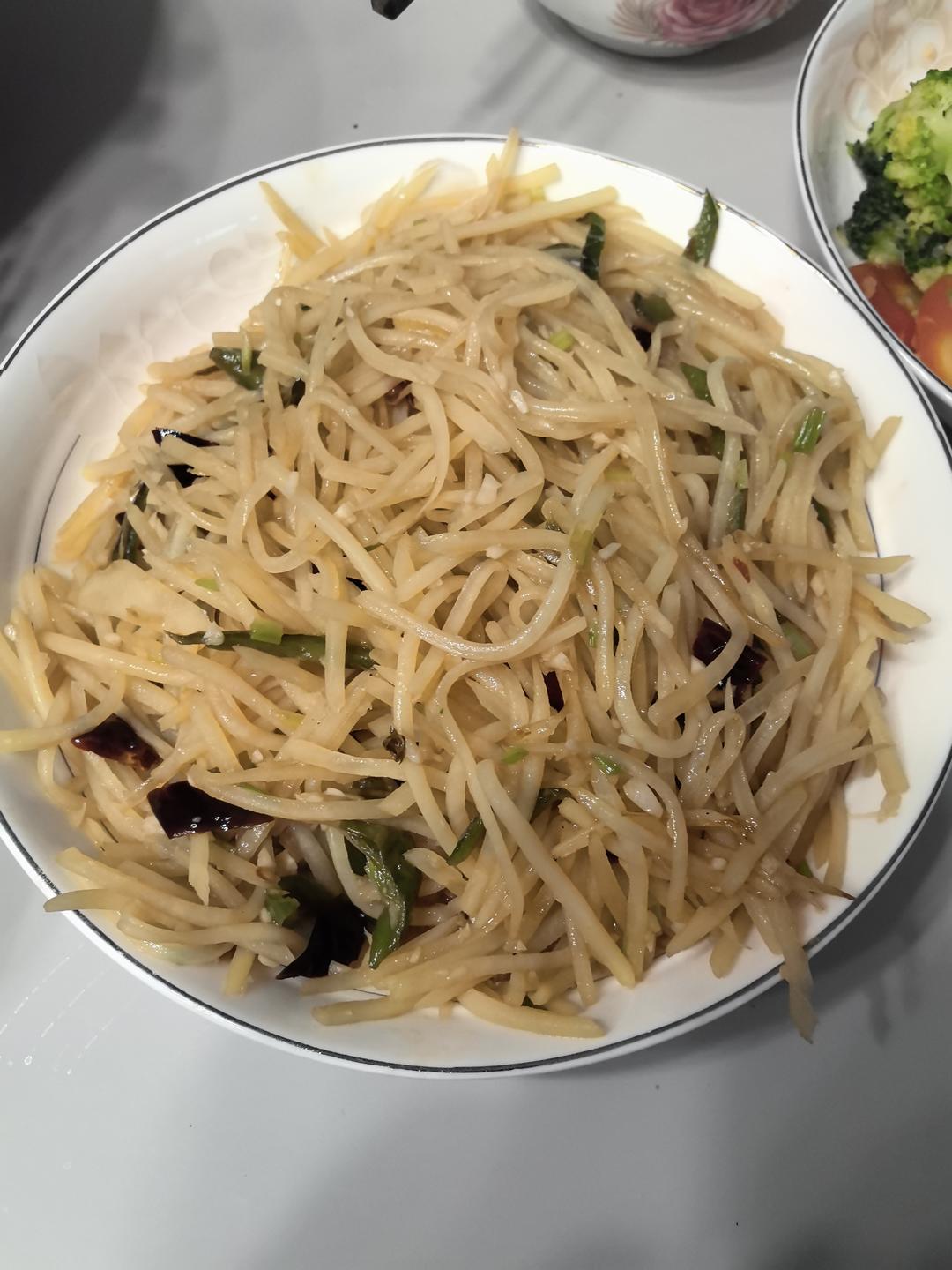 酸辣土豆丝的家常做法 超级下饭